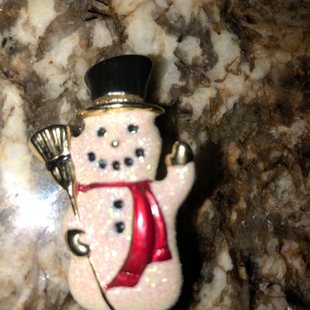 Snowman enamel brooch pin